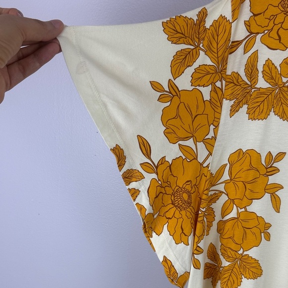 Cynthia Rowley Casual Cream and Gold Floral Short Sleeve Tunic Top Size 3X - Picture 4 of 8